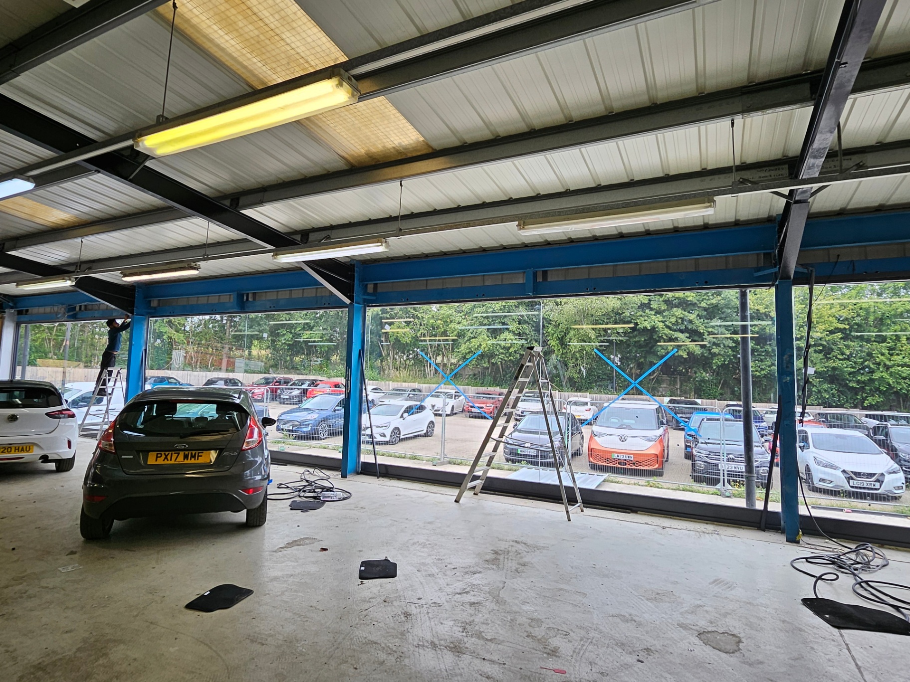 Sascron Car Dealership Oxford — aluminium curtain wall and showroom glazing – Prestige Aluminium Systems