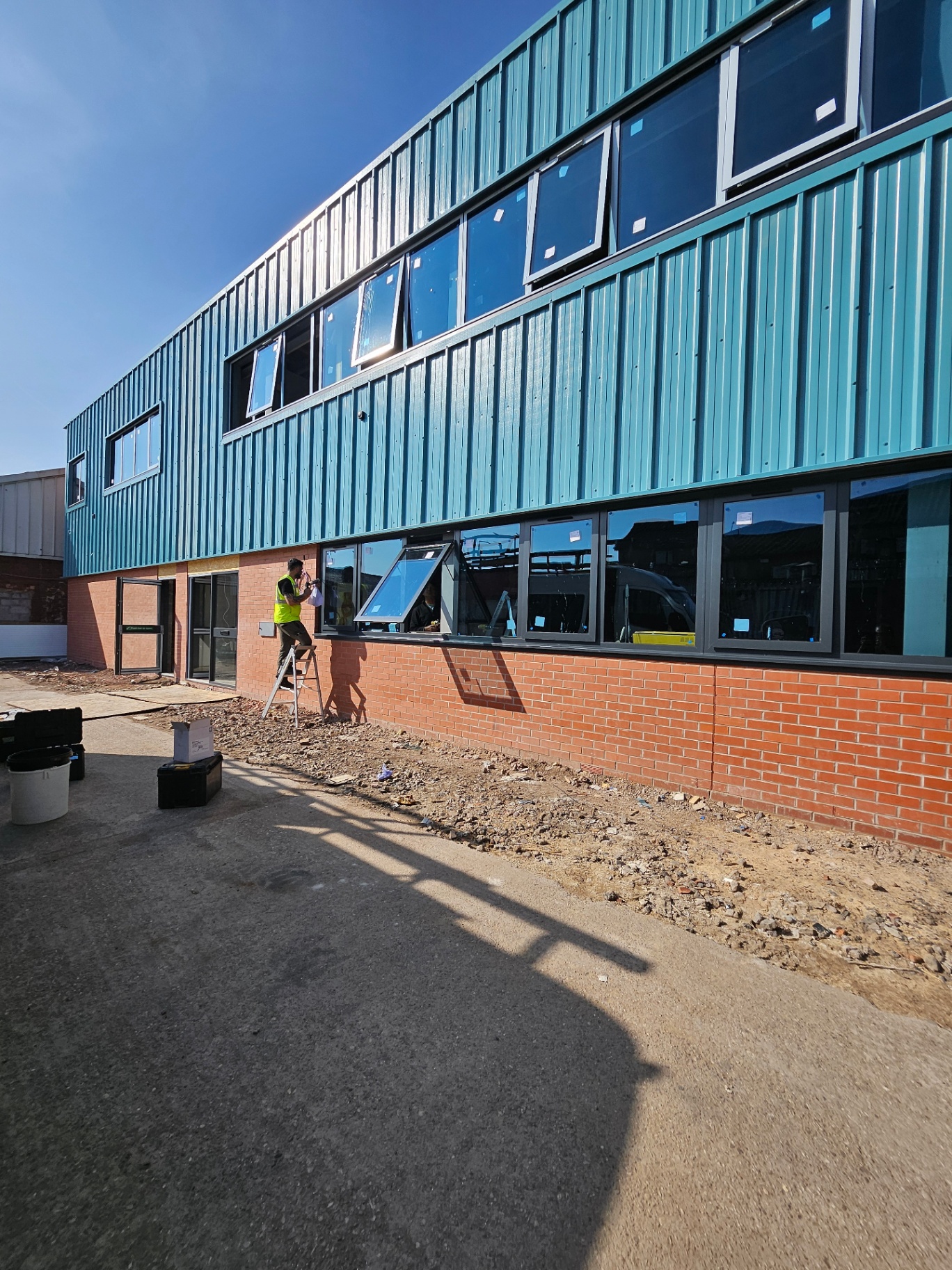 Thermally broken aluminium windows installation – Prestige Aluminium Systems